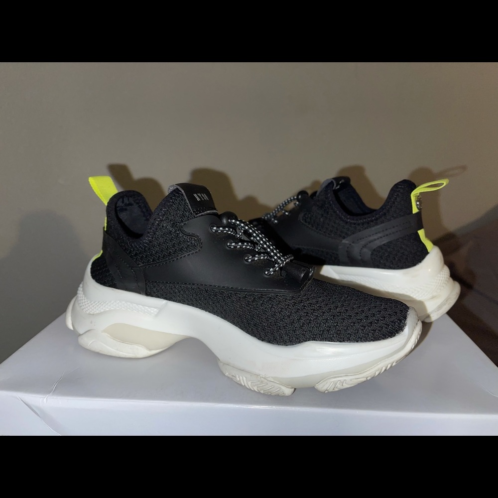 Used - Picture 2 of 3